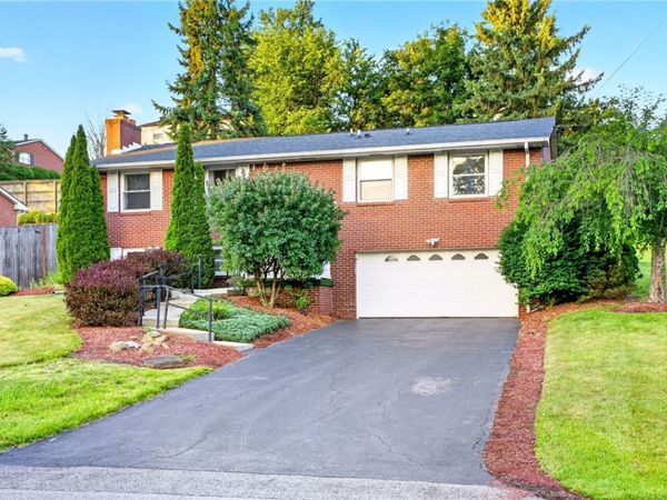 436 Sharon Rd, Coraopolis, PA 15108
