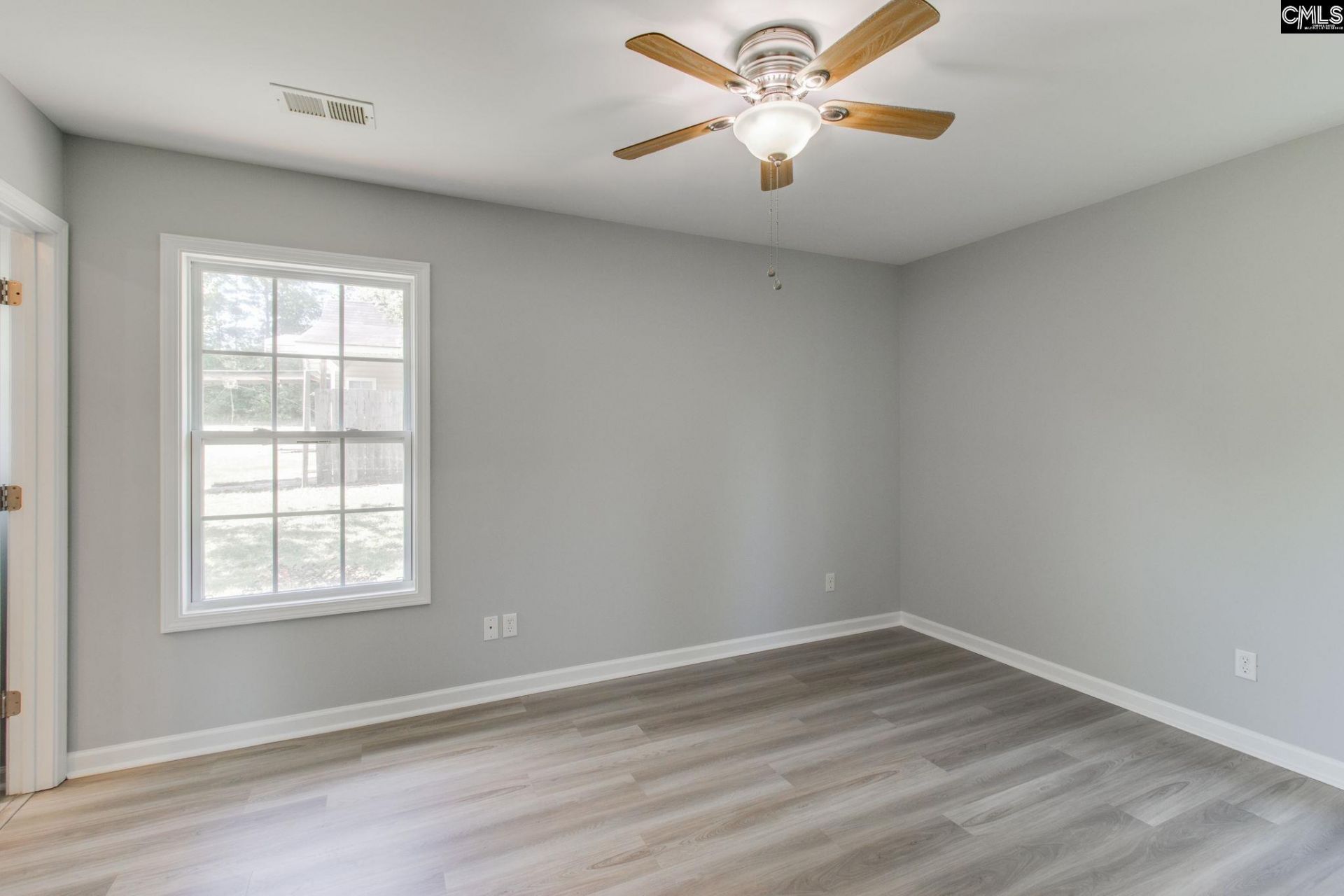 108 Premier Place  Photo 17