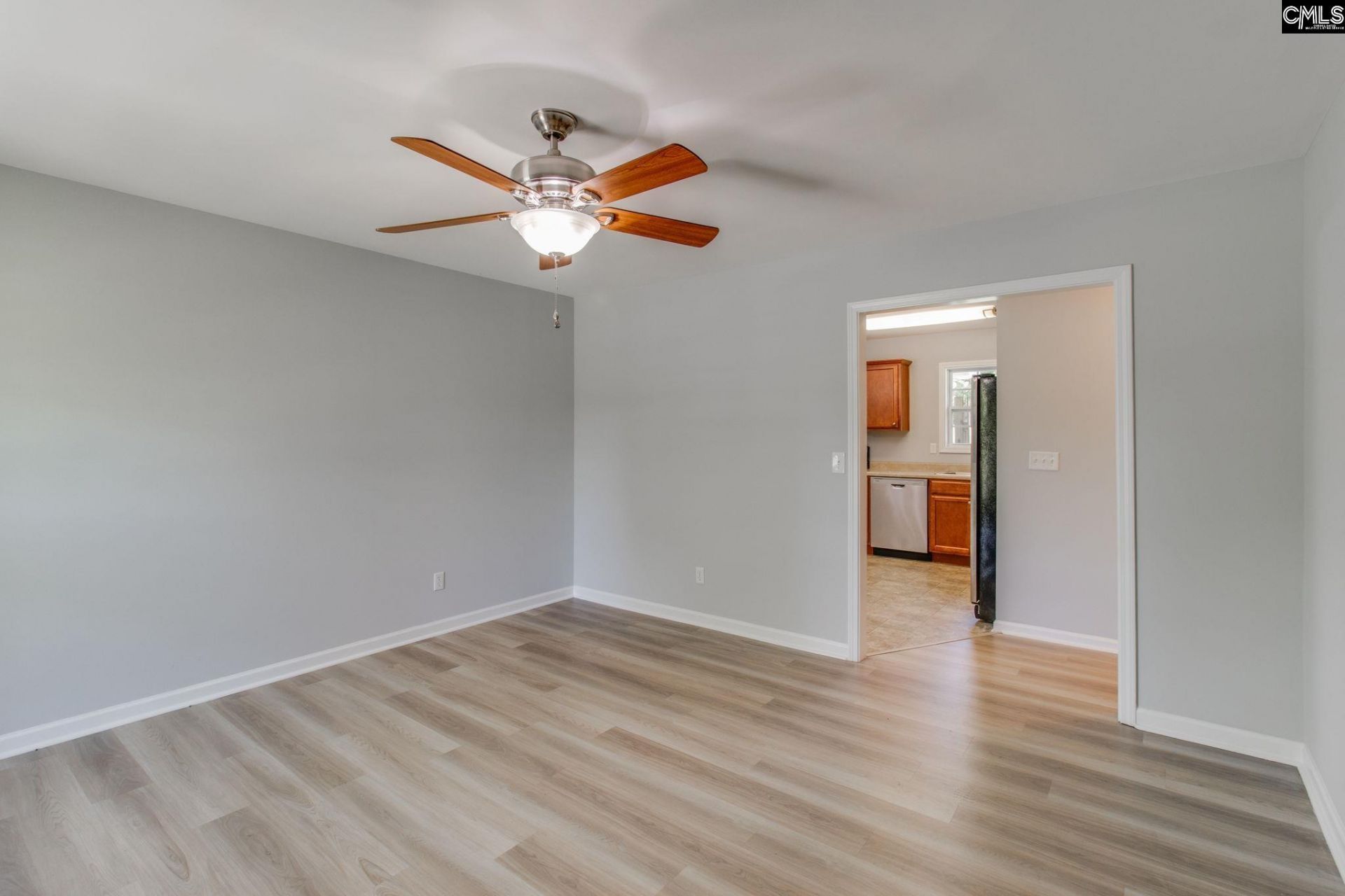 108 Premier Place  Photo 5