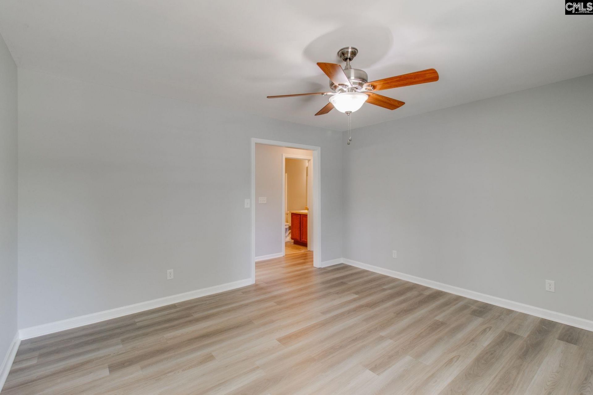 108 Premier Place  Photo 6