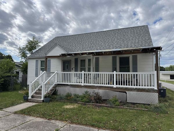 109 E Roe, Ossian, IN 46777