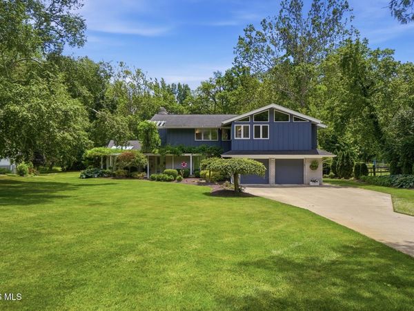 3751 Sulphur Spring Road, Ottawa Hills, OH 43606