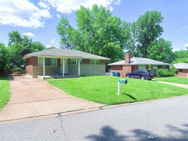 1154 Reale Avenue , St Louis, MO 63138
