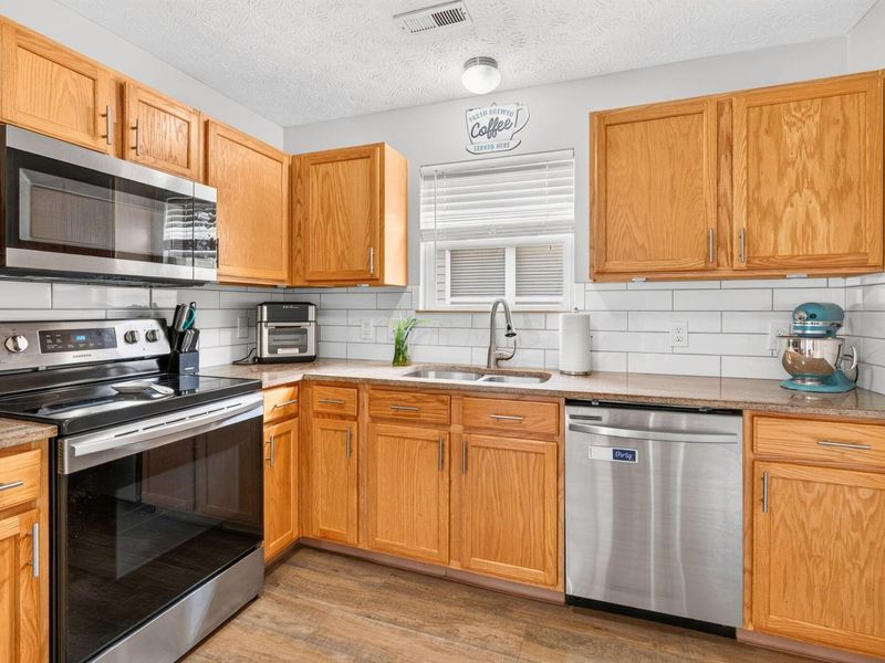 6266 Red Glare Drive, Unit 244, Galloway, OH 43119 Photo 17