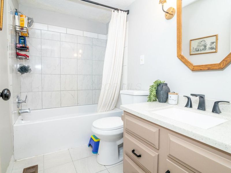 3548 S Hamilton Road , Columbus, OH 43232 Photo 12