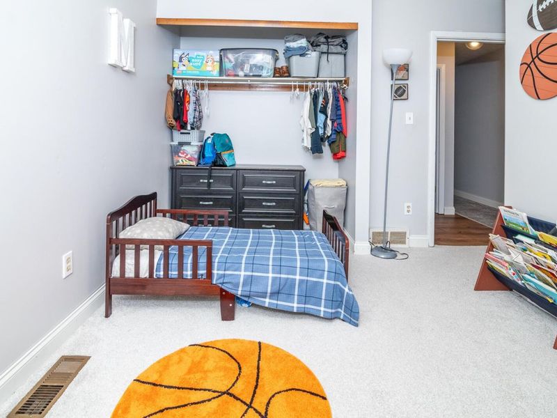 3548 S Hamilton Road , Columbus, OH 43232 Photo 17