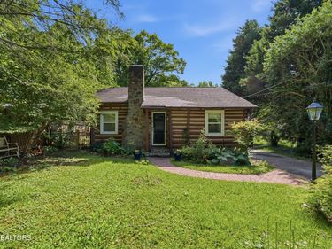 848 Holston Drive, Gatlinburg, TN 37738