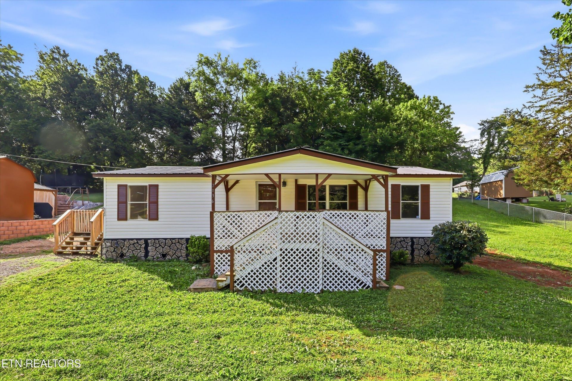 2136 Tuckaleechee Pike, Maryville, TN 37803 Main Photo