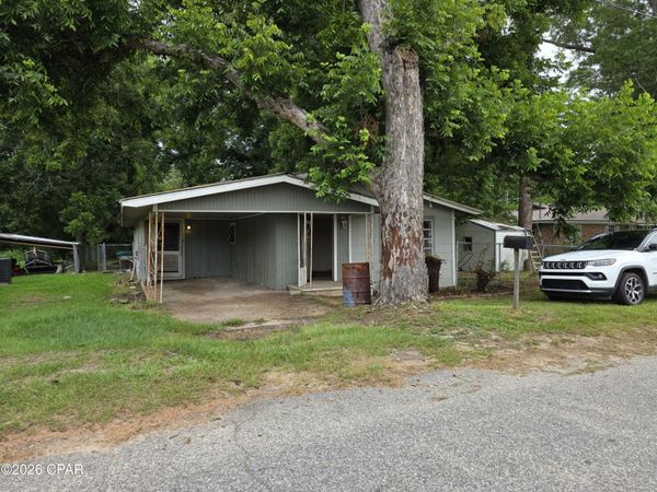 1352 Watts Avenue , Chipley, FL 32428