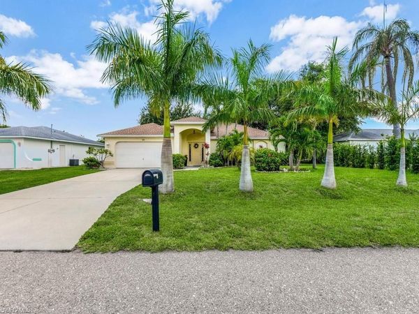 206 SE 28th TER , CAPE CORAL, FL 33904