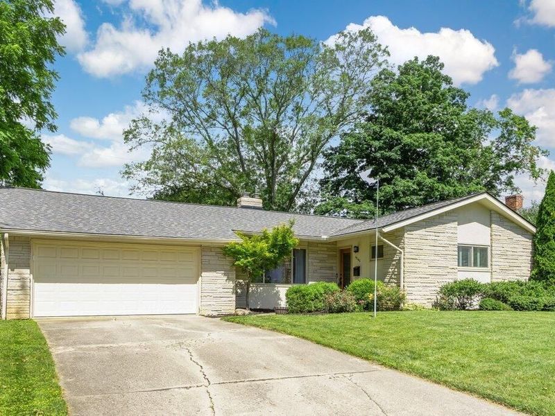4145 Kendale Road , Columbus, OH 43220 Photo 2