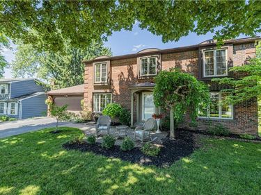 11 Country Downs Circle, Fairport, NY 14450