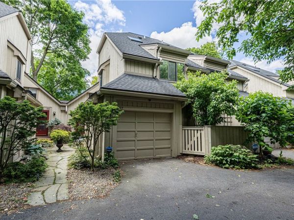 957 East Avenue , Rochester, NY 14607