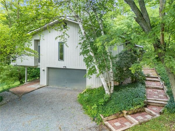 1 Hardwood Hill Road, Pittsford, NY 14534