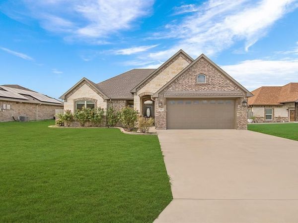114 Oak Springs Loop, Mabank, TX 75147