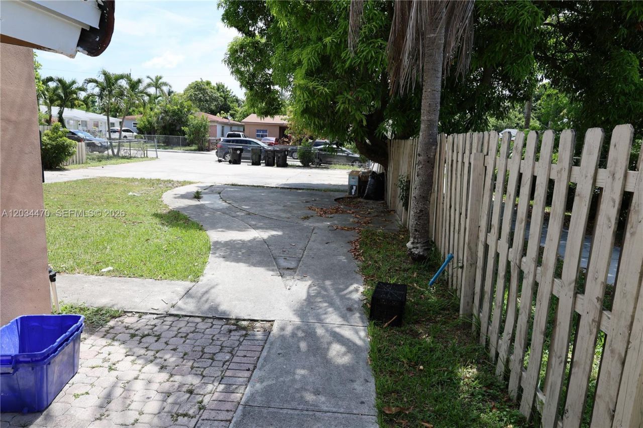1029 S C St, Lake Worth, FL 33460 Photo
