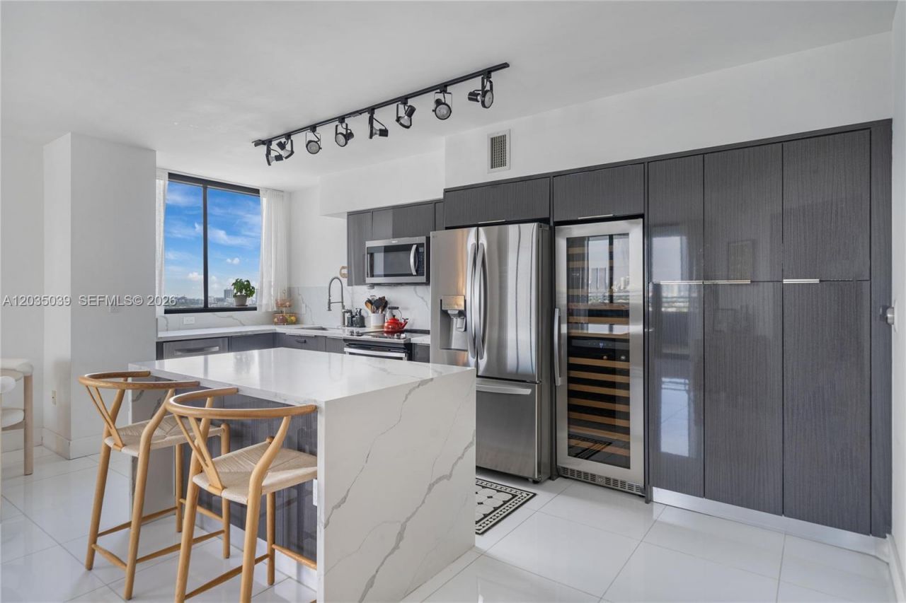 1330 West Ave, Unit 3001, Miami Beach, FL 33139 Photo