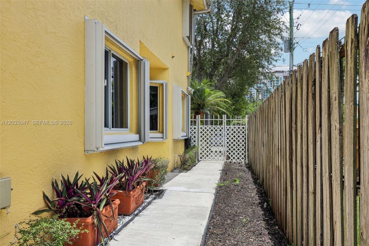 612 SW 6th St, Fort Lauderdale, FL 33315 Photo