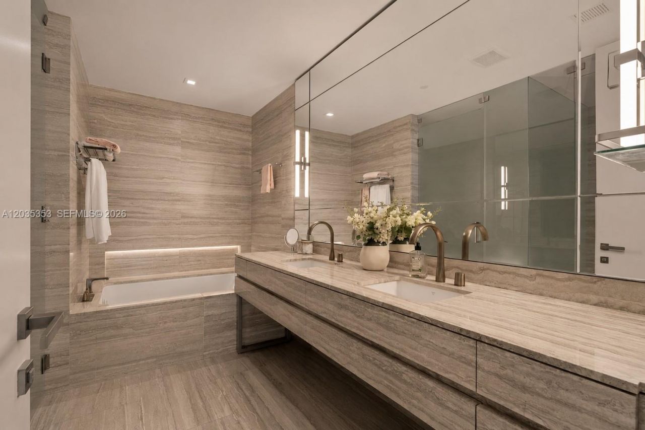 18975 Collins Ave , Unit 1802, Sunny Isles Beach, FL 33160 Photo
