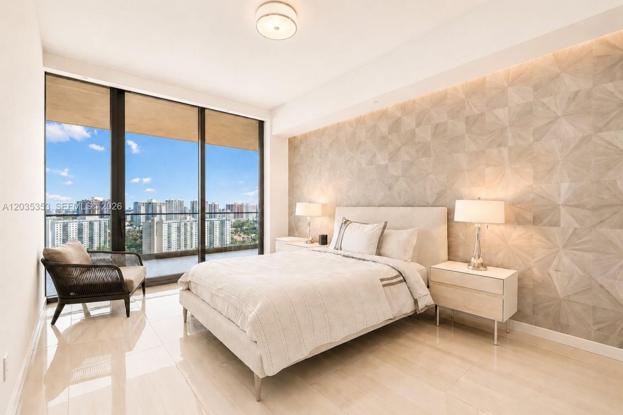 18975 Collins Ave , Unit 1802, Sunny Isles Beach, FL 33160 Photo
