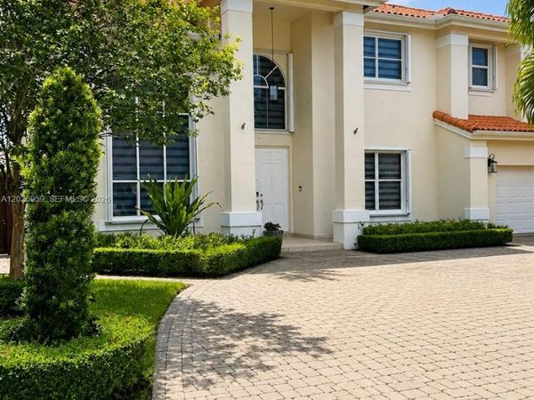 4221 SW 154th Pl , Miami, FL 33185