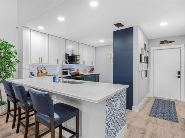 8770 Azalea Ct , Unit 203, Tamarac, FL 33321