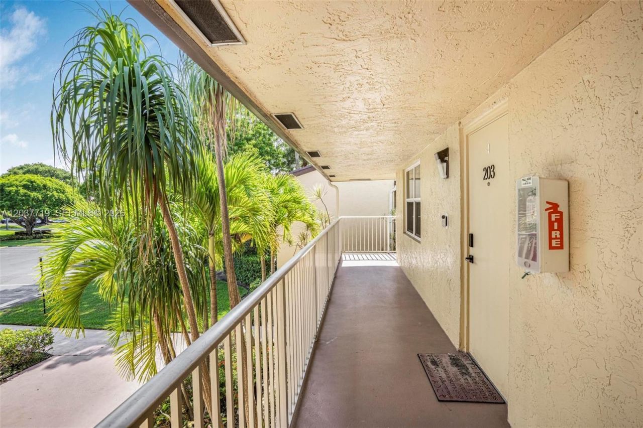 8770 Azalea Ct , Unit 203, Tamarac, FL 33321 Photo