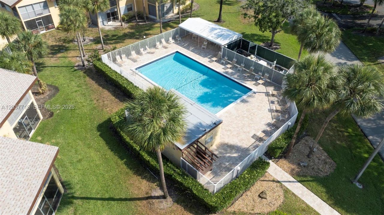 8770 Azalea Ct , Unit 203, Tamarac, FL 33321 Photo