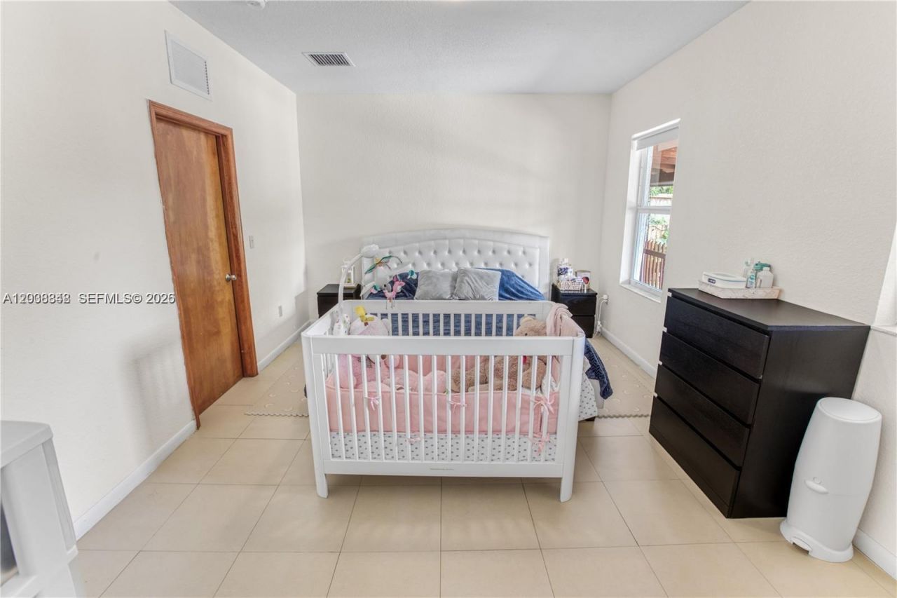 311 NW 95th St , Miami, FL 33150 Photo