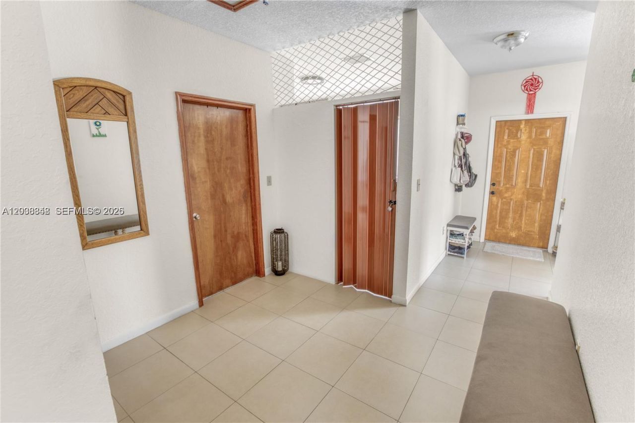 311 NW 95th St , Miami, FL 33150 Photo