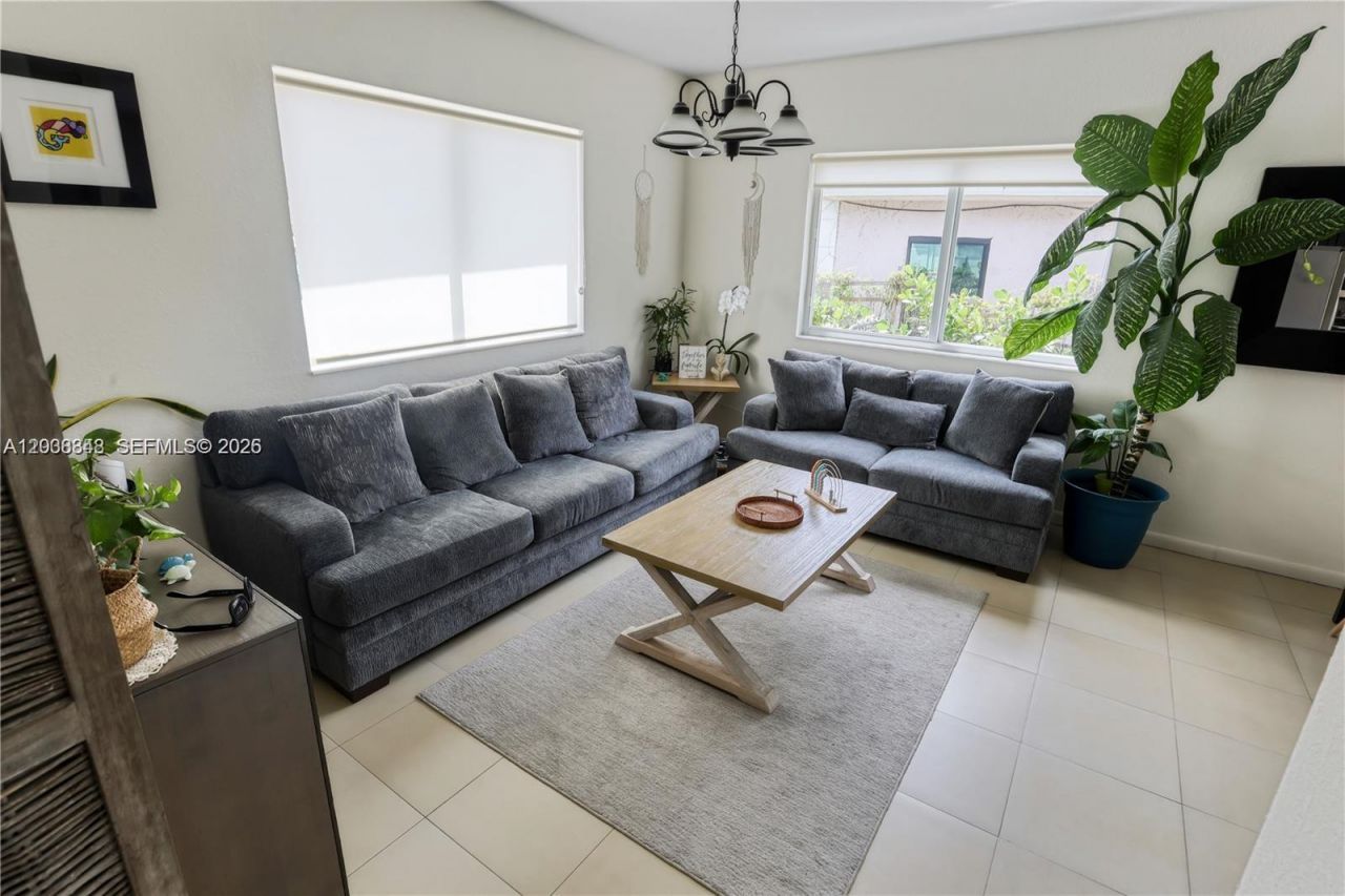 311 NW 95th St , Miami, FL 33150 Photo