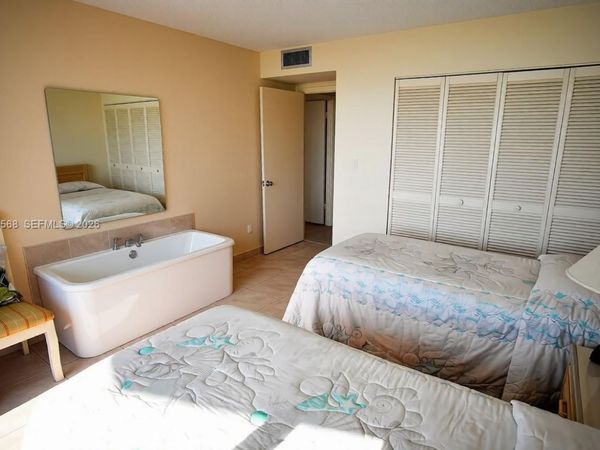 2828 Atlantic Ave , Daytona, FL 32118