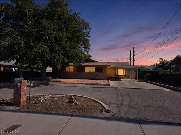 5805 Trent Avenue , Las Vegas, NV 89107