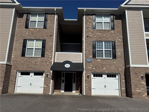 210 Fountainhead Lane, Unit 203, Fayetteville, NC 28301