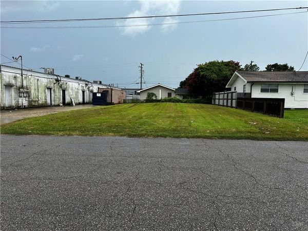 624 OAK Street , Marrero, LA 70072