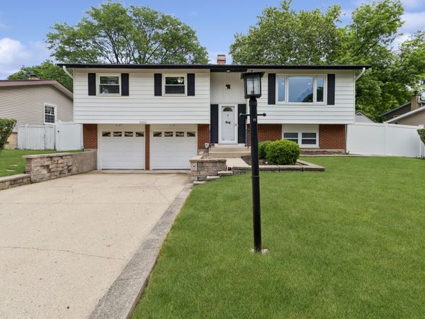 1111 N Greenfield Lane , Mount Prospect, IL 60056