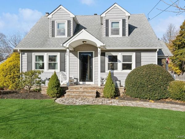 790 Peconic Bay Boulevard, Jamesport, NY 11901