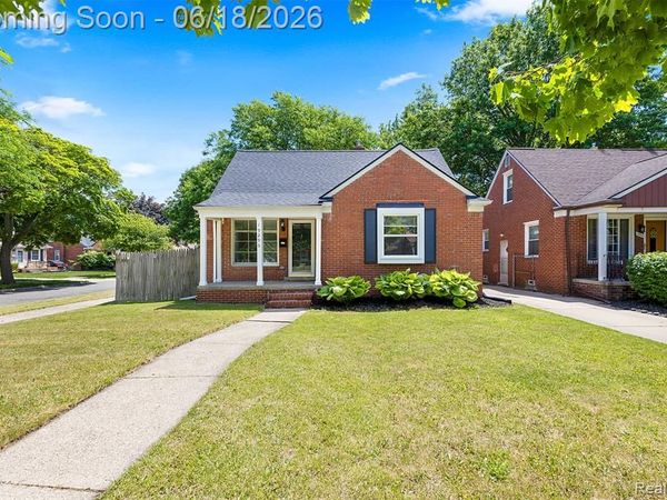 19296 Berden Street, Harper Woods, MI 48225