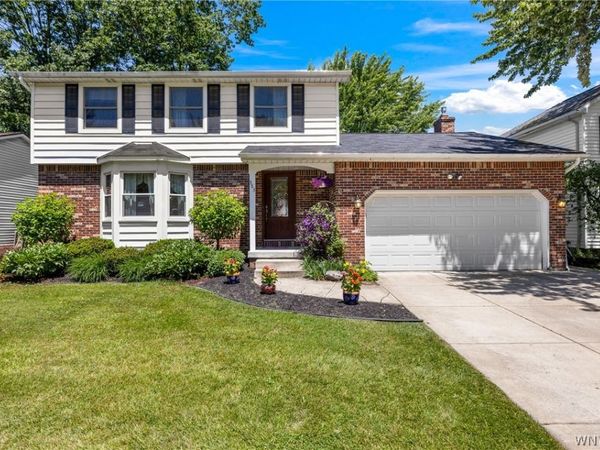 383 Greengage Circle , East Amherst, NY 14051