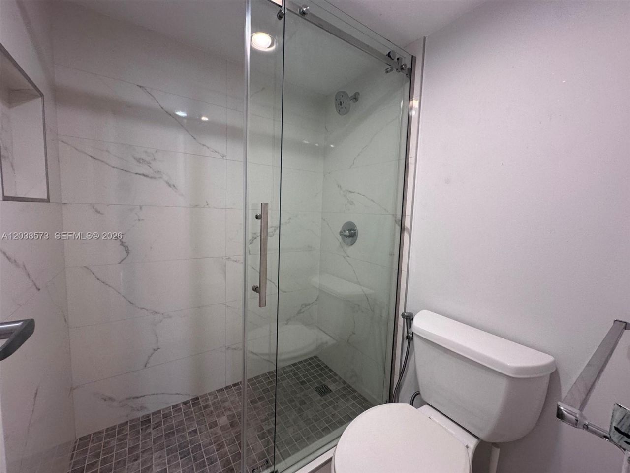 100 Bayview Dr , Unit 823, Sunny Isles Beach, FL 33160 Photo