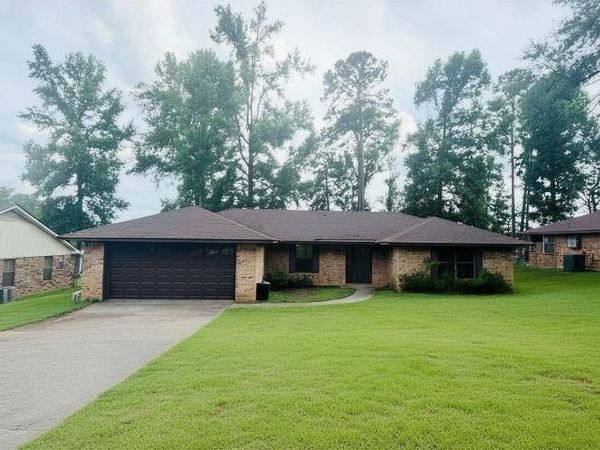 217 Flag , Haughton, LA 71037