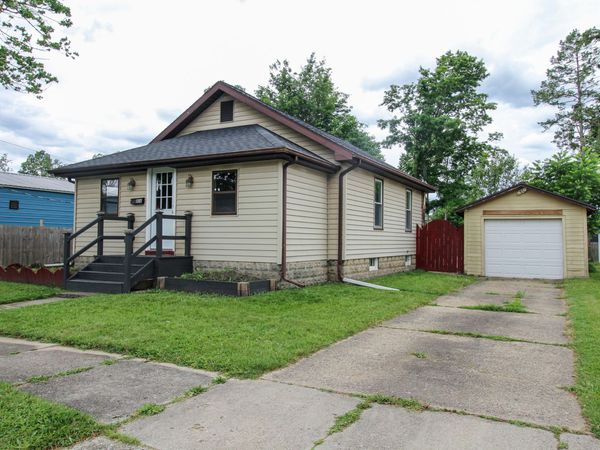 806 West Street, Three Rivers, MI 49093