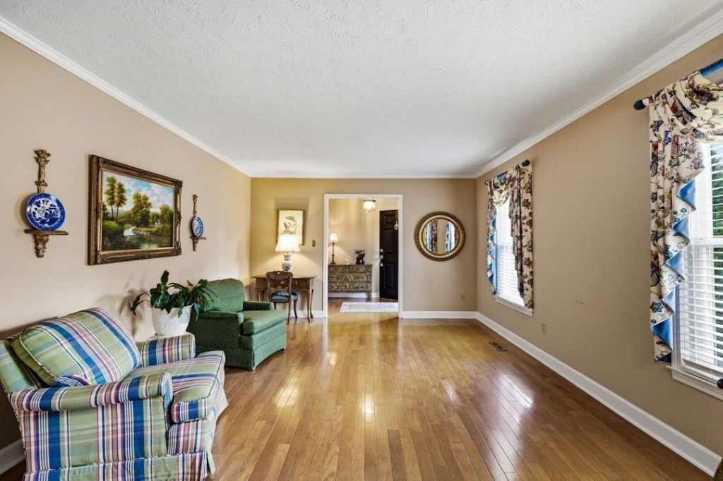410 Pinecrest Dr.  Photo 18