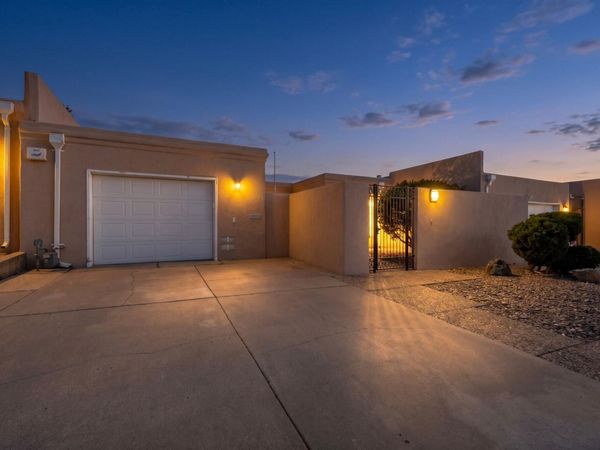 6936 Kiowa Avenue NE, Albuquerque, NM 87110