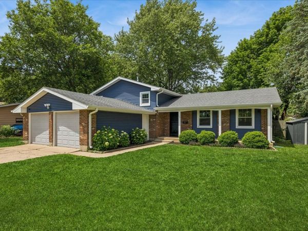 60 New Castle Court , Crystal Lake, IL 60014