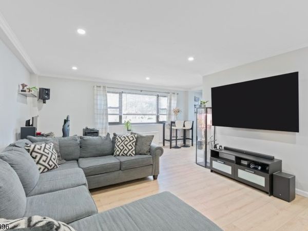 25 Grand Ave, Hackensack, NJ 07601