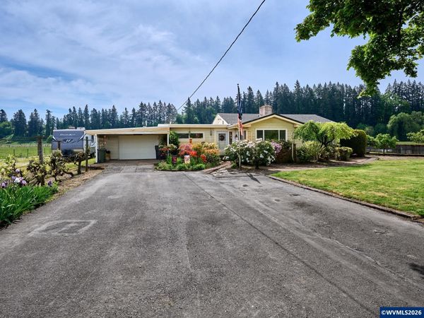 5724 Anderson Rd S, Aurora, OR 97002
