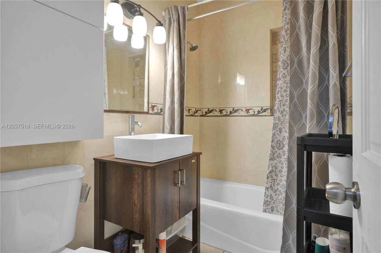6822 NE 5th Ave, Unit -, Miami, FL 33138 Photo