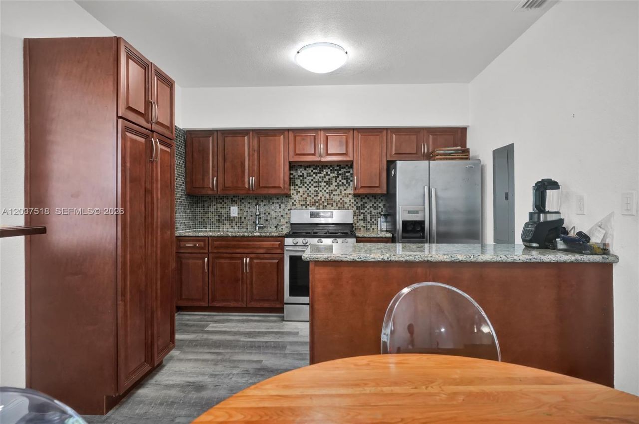 6822 NE 5th Ave, Unit -, Miami, FL 33138 Photo