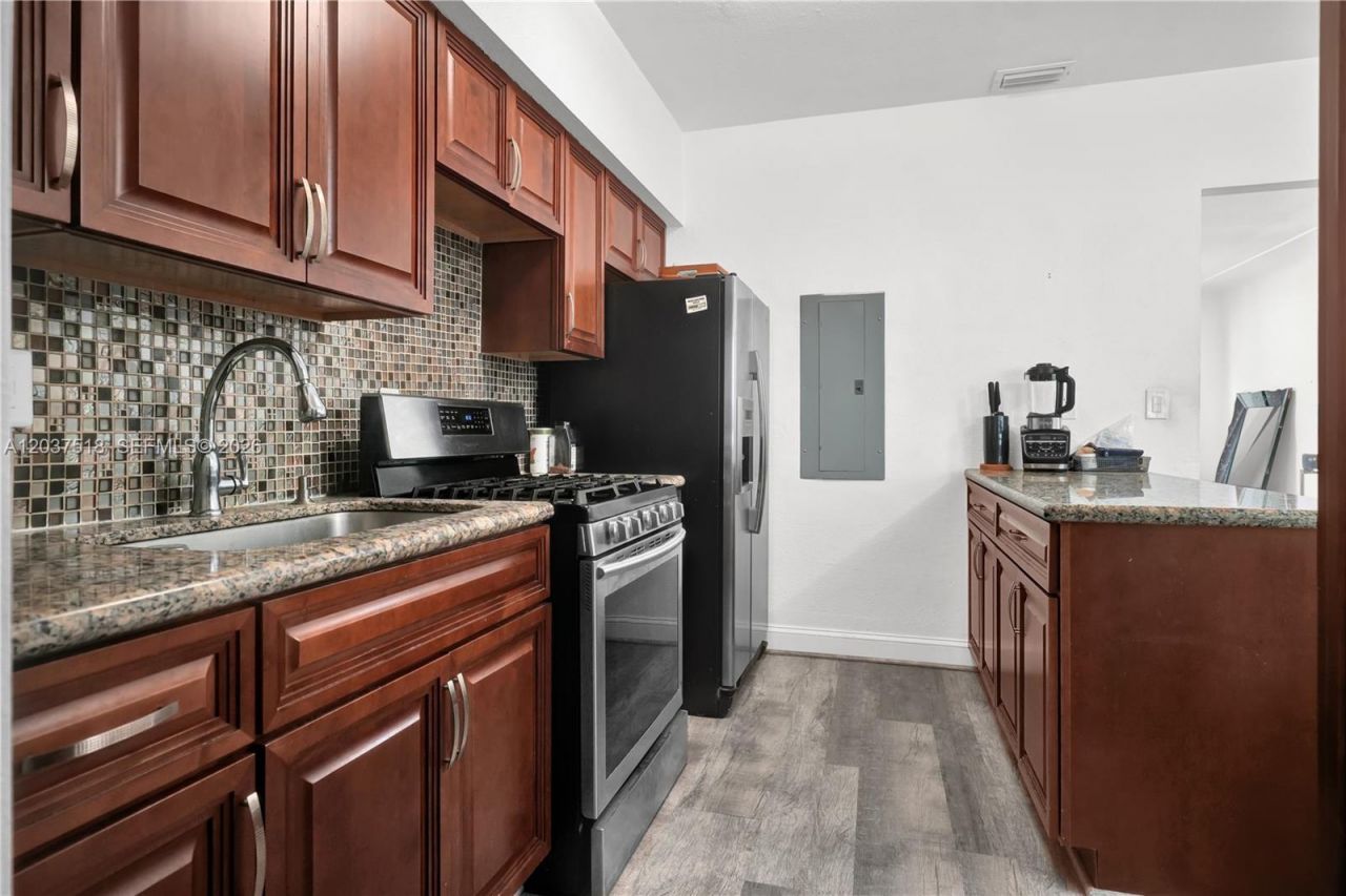 6822 NE 5th Ave, Unit -, Miami, FL 33138 Photo